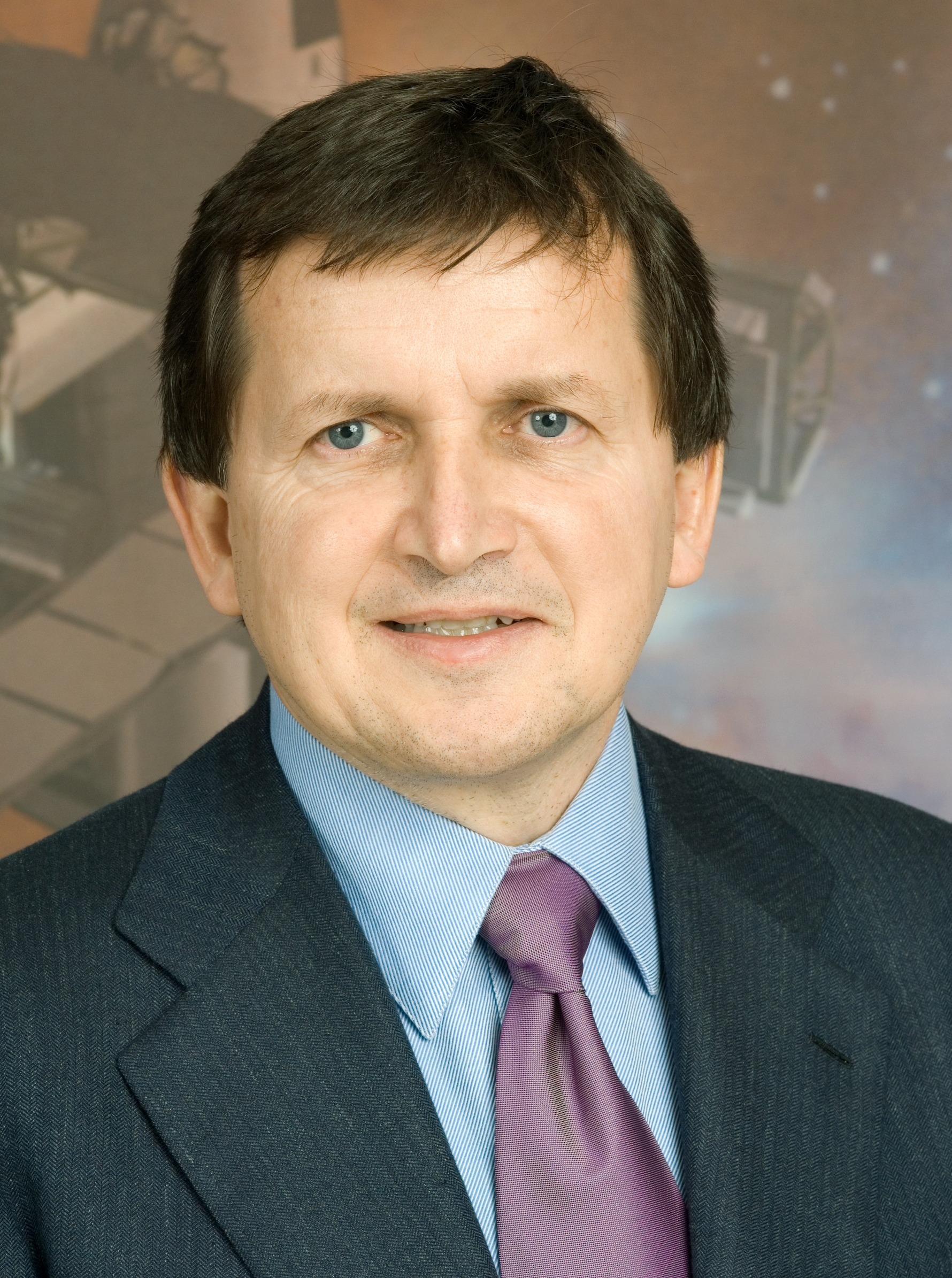 Charles Simonyi in a 2006 NASA portrait